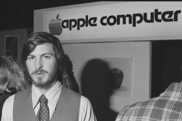 Steve Jobs sömestırda gittigi okul