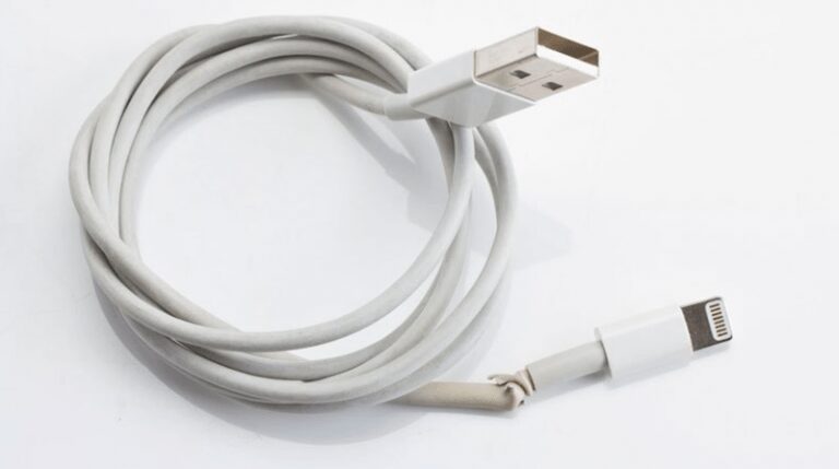 Apple Patentleri Yıpranan Yıldırım Kabloları İçin Düzeltildi