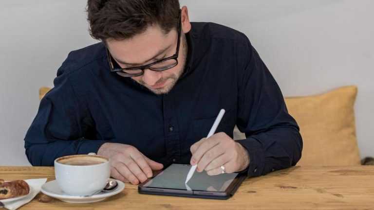 Apple Kahvaltı: Geleceğin iPhone’ları ve Kaybolan iMac’ler