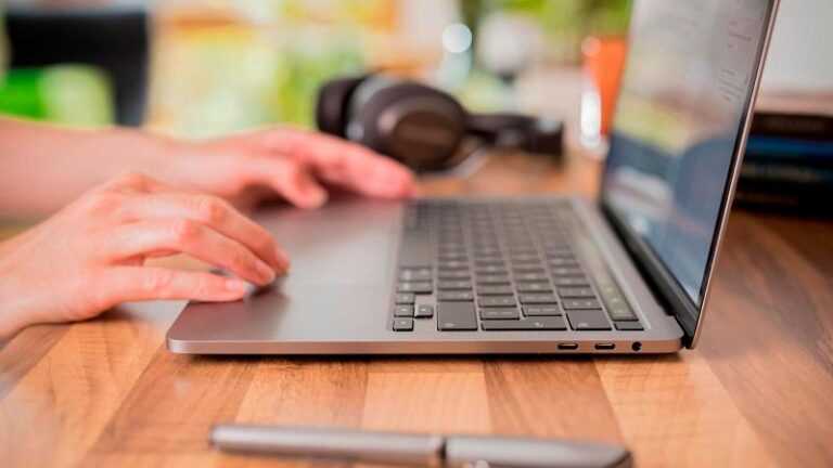 MacBook, Büyüyen Dizüstü Bilgisayar Pazarından Daha İyi Performans Gösteriyor