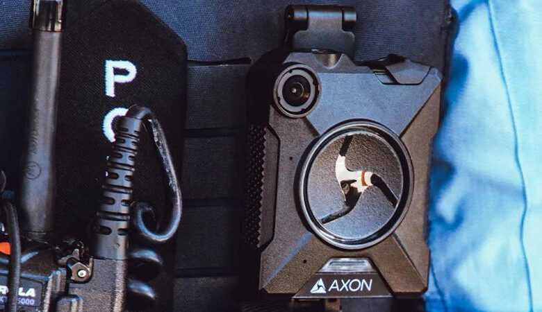 Apple, Sızıntıları Kontrol Etmek İçin Çalışanlarına Vücut Kamerası Takmasını Sağlıyor 3 apple security cameras thumb800