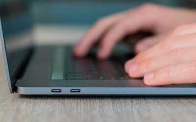 Bloomberg: Yeni MacBook Pro Bu Sonbaharda Piyasaya Sürülecek