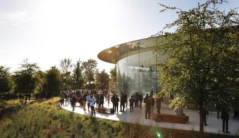 COVID Spike Apple'ı Ofise Dönmeyi Ertelemeye Zorladı 3 1626878836 steve jobs theater apple park thumb800