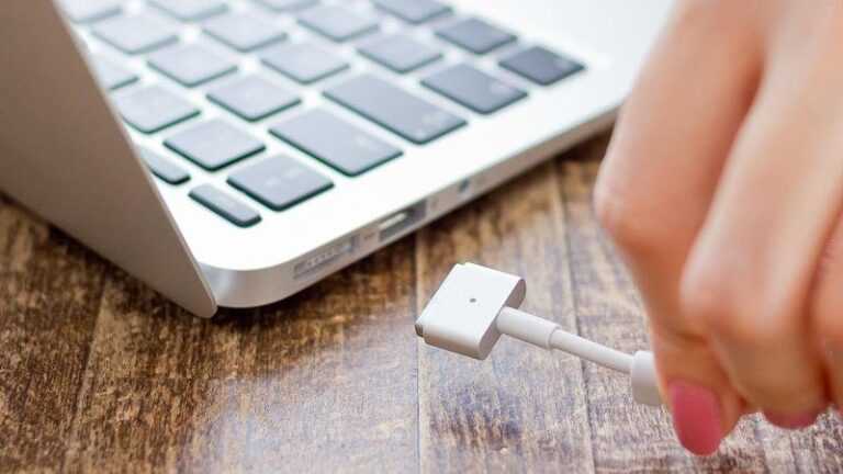 Apple, MagSafe Destek Belgesini Güncellerken Mac’e Dönme İpuçları Veriyor