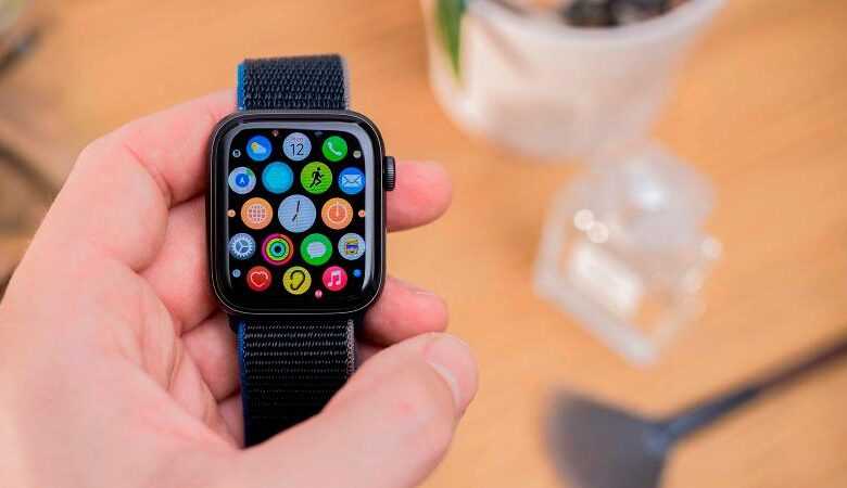Neden watchOS 7.6.1'i Apple Watch'ınıza Yüklemelisiniz? 1 apple watch se review 12 thumb800