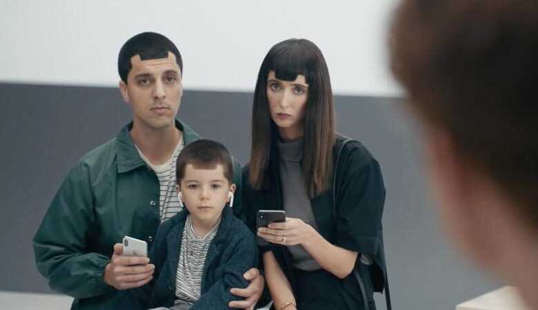 Apple ile alay ettikten sonra Samsung, Galaxy Tab'a Çentik Verdi 5 samsung iphone x notch advert thumb800