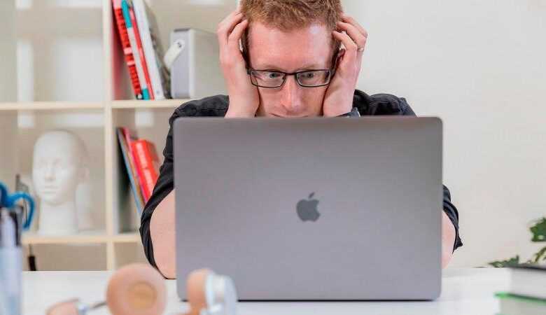 Uyumsuz Mac'ler Monterey Uyarılarını İndiriyor 3 lifestyle macbook back 11 thumb800