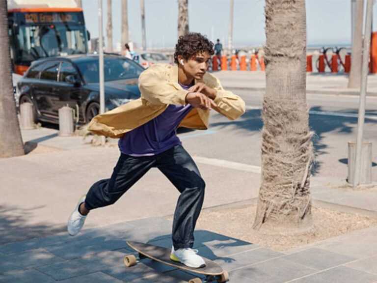 JBL’nin yeni TUNE kablosuz kulakiçi kulaklıkları, uygun fiyata ANC ve 40 saatlik pil ömrü sunar