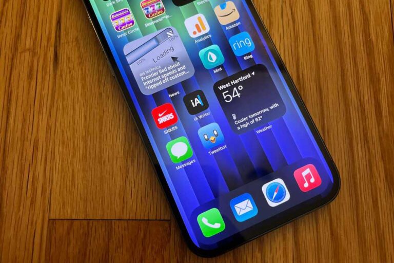 Tuhaf iOS hatası, iPhone yuvasındaki Apple Music için Spotify’ı değiştiriyor