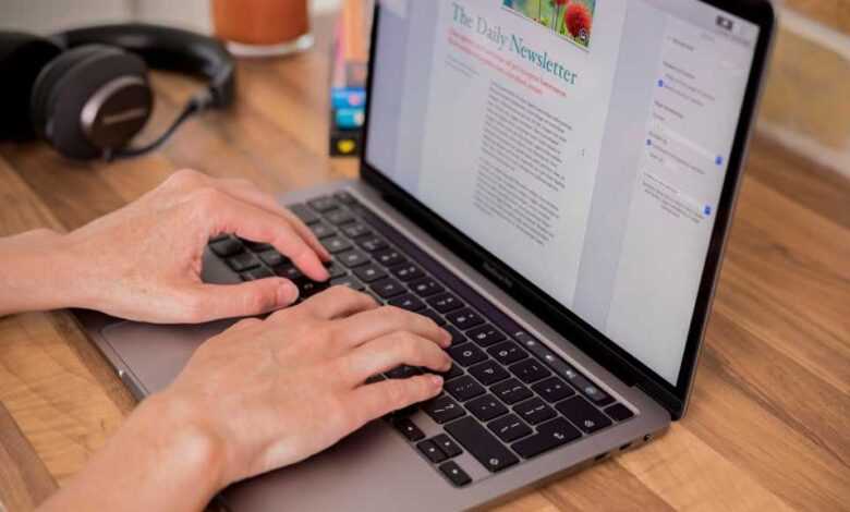 Mac İçin En İyi Kelime İşlemci: Word, Pages, Scrivener ve Daha Fazlası 3 best word processors for mac main