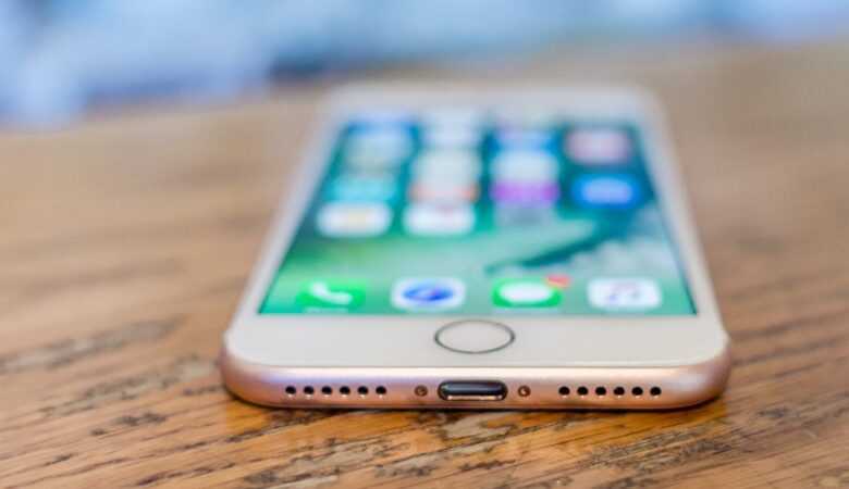 Apple, iPhone'u Yıldırımsız Bir Dünyaya Hazırlıyor 3 iphone 7 review lightning port 800home