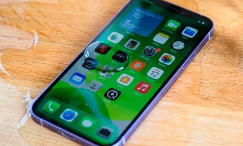 Islak, Sudan Zarar Görmüş Bir iPhone Nasıl Kurutulur ve Onarılır 15 water damaged iphone