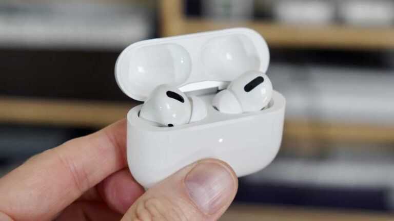 Yeni AirPods Pro, fitness özellikleri, hızlı USB-C şarjı kazanabilir