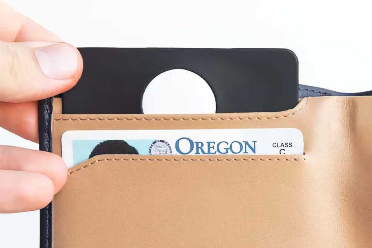 TagVault: Cüzdan incelemesi: Cüzdandaki AirTag için iyi bir uyum sağlayın