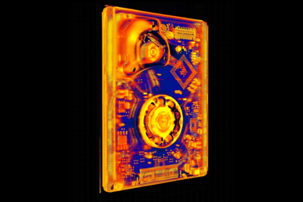 Bu inanılmaz CT taramaları iPod'a yeniden aşık olmanızı sağlayacak 5 Altıncı nesil iPod Classic'in yandan CT taraması, ince profil ve iç bileşenler