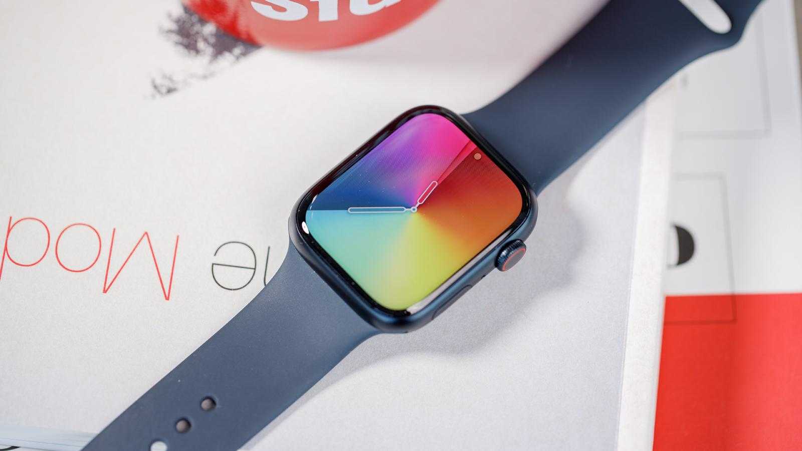En yeni Apple Watch hiç bu kadar ucuz olmamıştı 1 Apple Watch Series 7'nin en büyük ekranı ve kırmızı dijital taç ile ön yüzü
