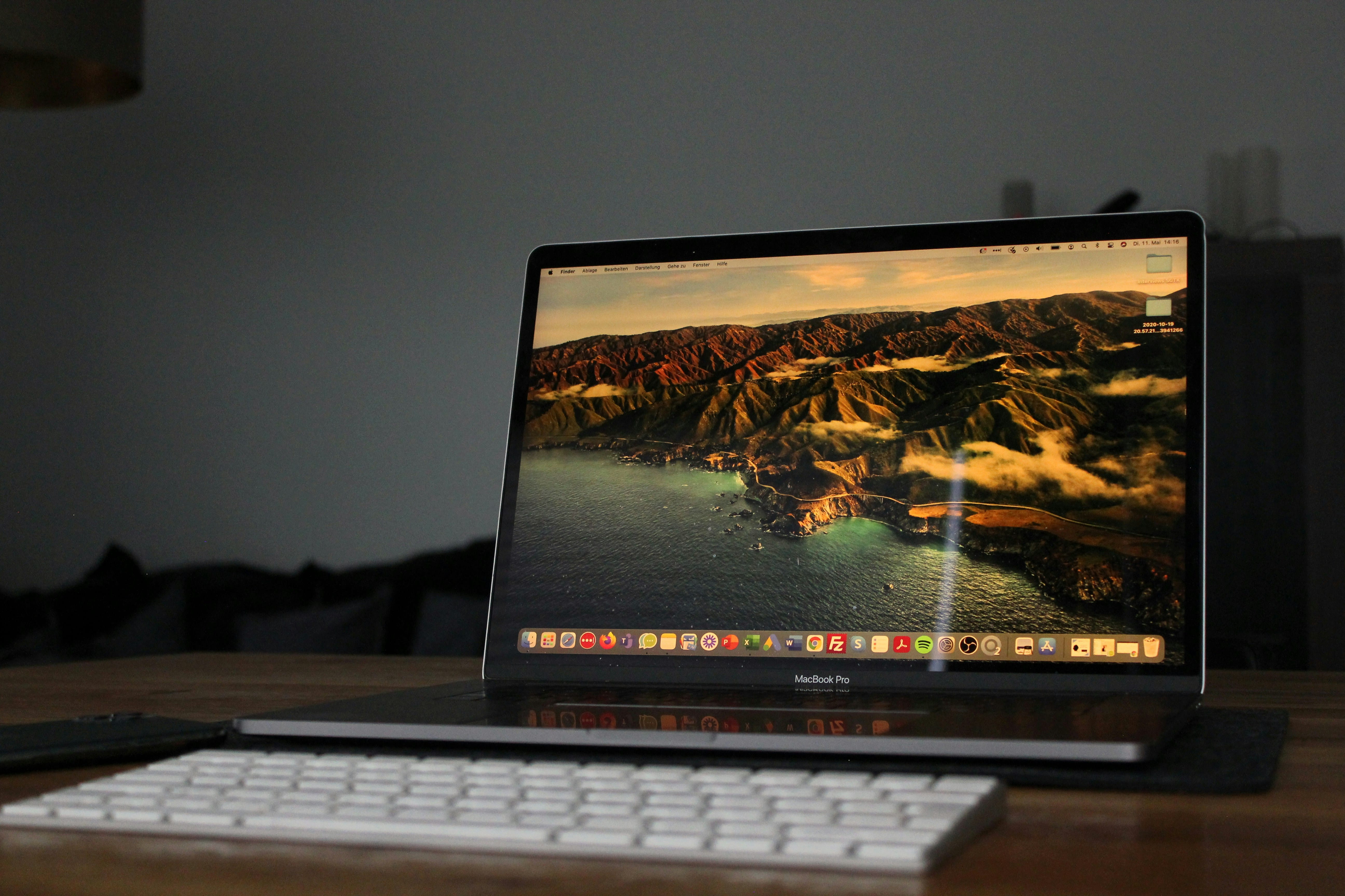 MacBook Ultra OLED: M5 Pro ve M5 Max Fiyatı Ne Zaman? 1 MacBook Ultra OLED