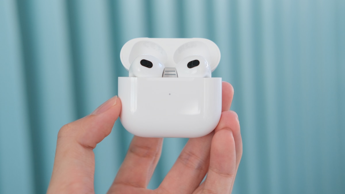 AirPods Pro 3 vs AirPods 4: 2026'da Hangisi Alınır? 2 AirPods Pro 3 vs AirPods 4