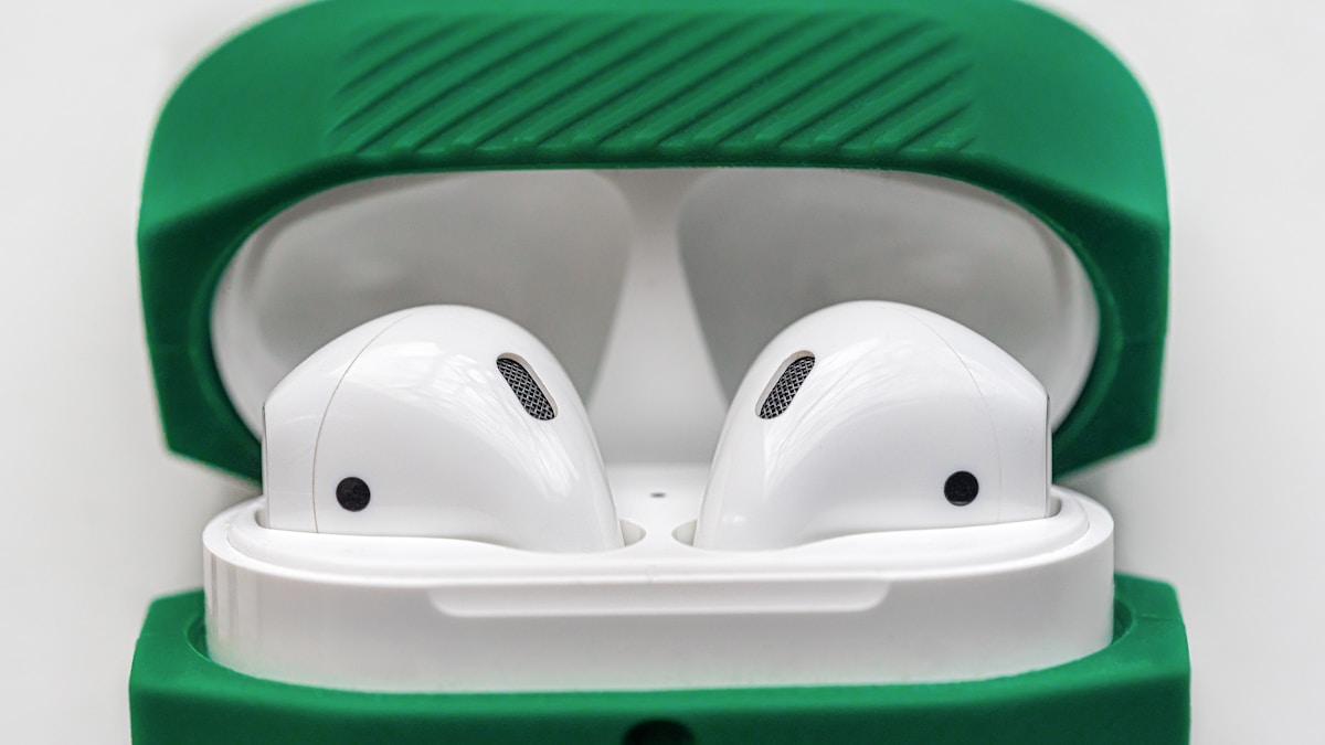AirPods Pro 3 vs AirPods 4: 2026'da Hangisi Daha İyi? 2 AirPods Pro 3 vs AirPods 4