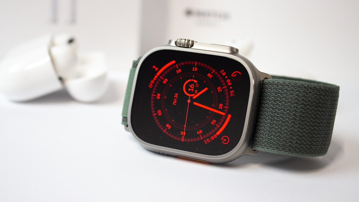 Apple Watch Ultra 3 vs Series 10: 2026'da Hangisi Daha İyi? 1 Apple Watch Ultra 3 vs Series 10