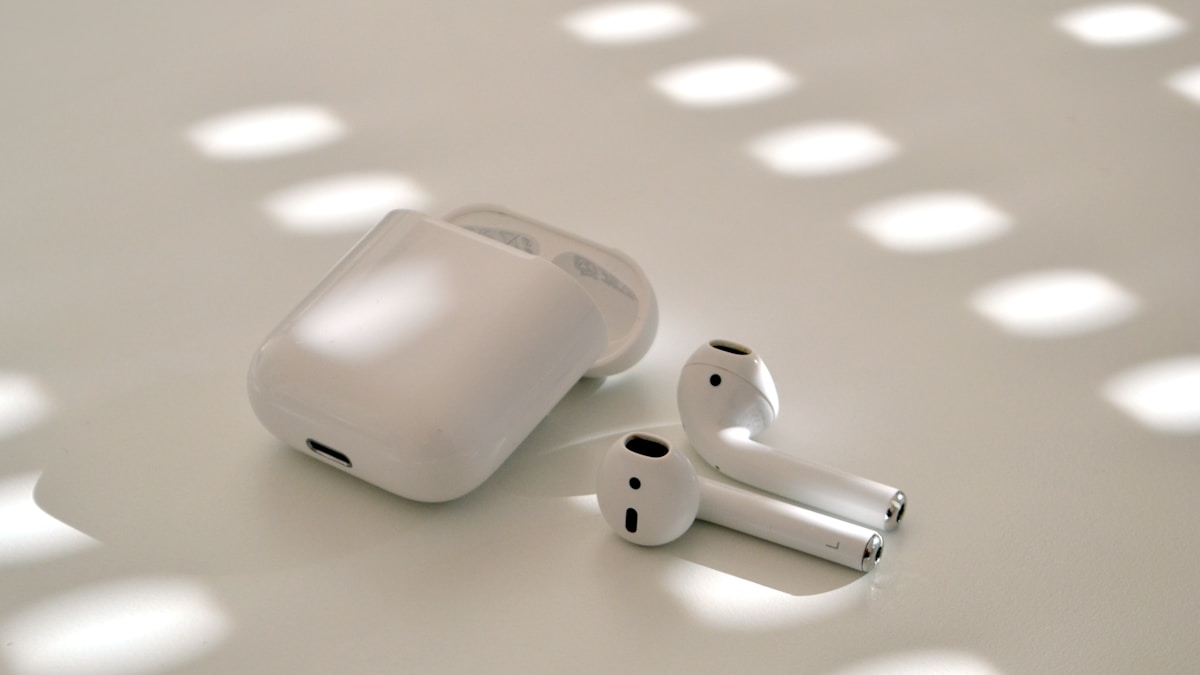 En İyi AirPods Pro 3 Kılıfları: MagSafe ve Düşme Korumalı 1 AirPods Pro 3 kılıf