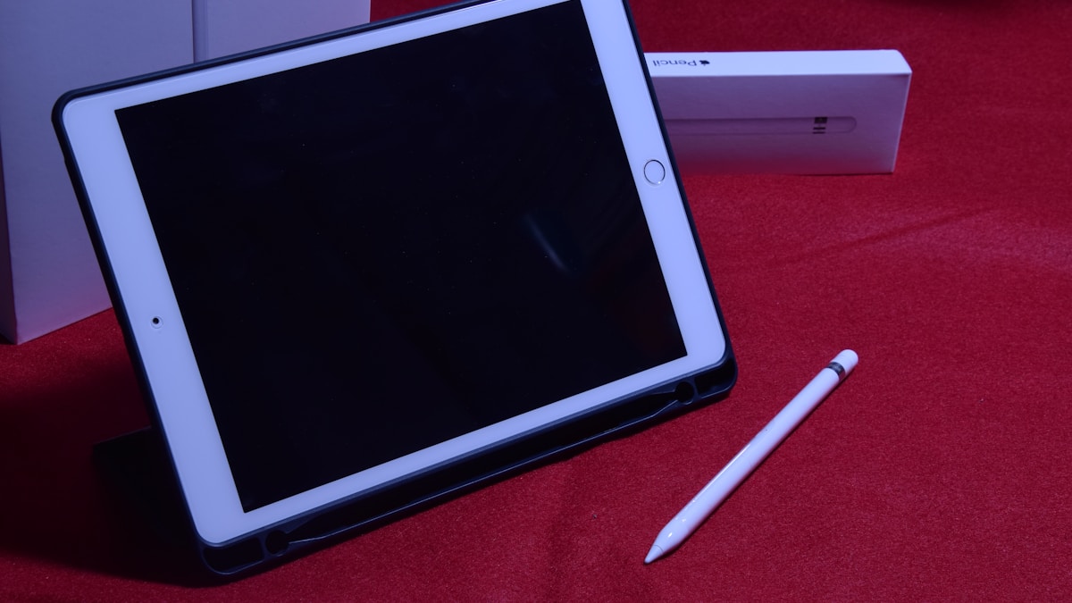 iPad Air M4 vs iPad Pro M4: 2026'da Hangisini Almalısınız? 1 iPad Air M4 vs iPad Pro M4