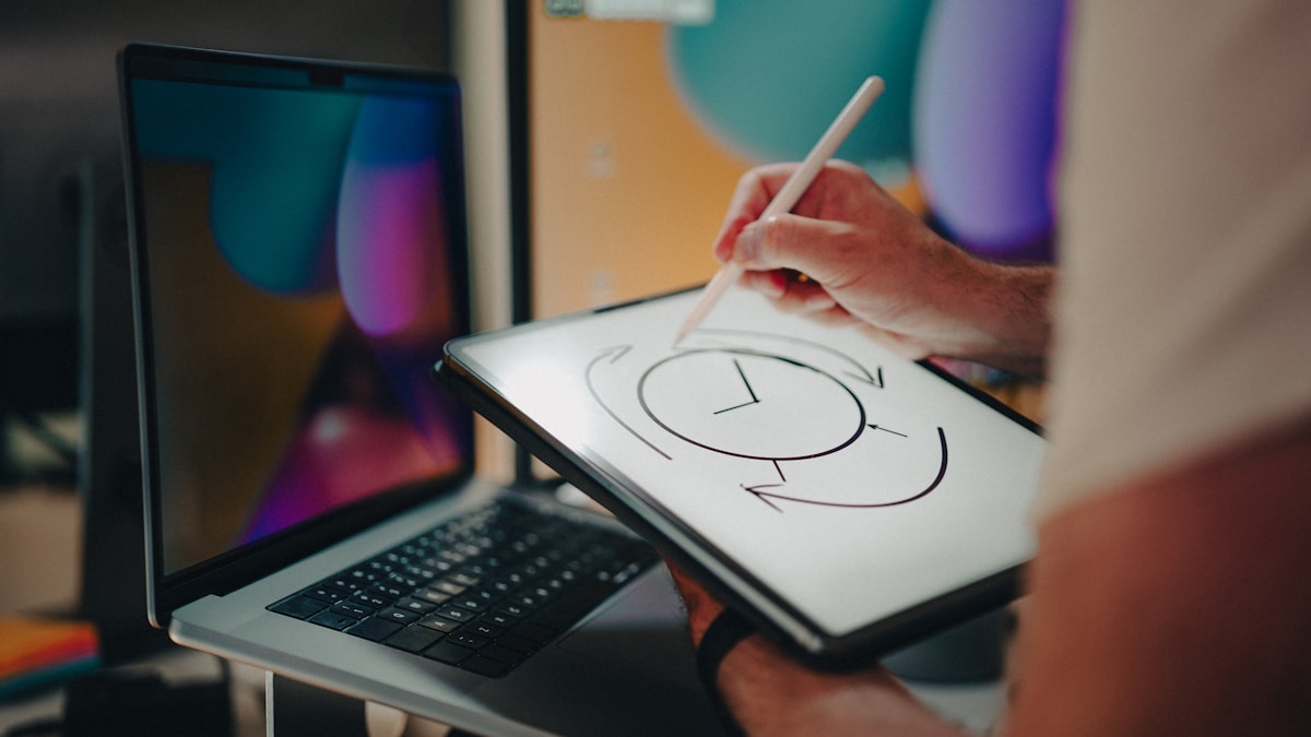 iPad Pro M4 vs iPad Air M2: Grafik Tasarım İçin Hangisi 2026? 2 iPad Pro M4 iPad Air M2