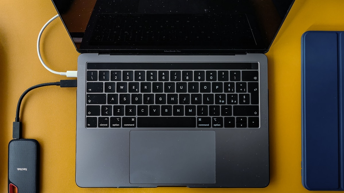 iPad Pro M5 vs MacBook Air M4: Yaratıcılar İçin Hangisi 2026? 1 iPad Pro M5 MacBook Air M4
