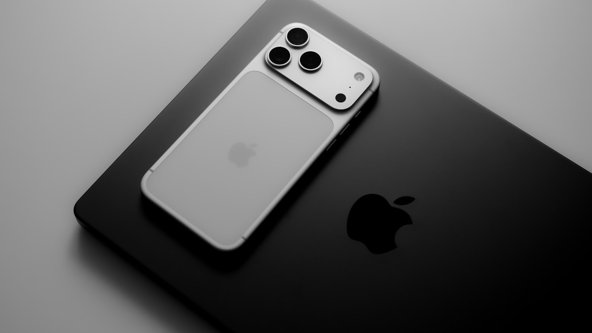 iPhone 17 Pro Max İçin En İyi Kılıflar 2026: Koruma ve Şıklık 2 iPhone 17 Pro Max kılıf