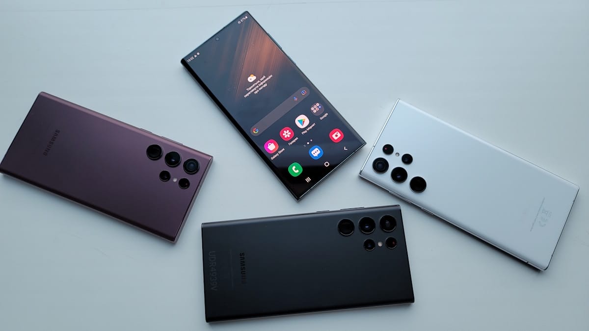 iPhone 17 Pro Max vs Samsung Galaxy S26 Ultra 2026 - iPhone 17 Pro Max vs Samsung Galaxy S26 Ultra: 2026 Karşılaştırması 2 iPhone 17 Pro Max vs Samsung Galaxy S26 Ultra 2026 - iPhone 17 Pro Max vs Samsung Galaxy S26 Ultra