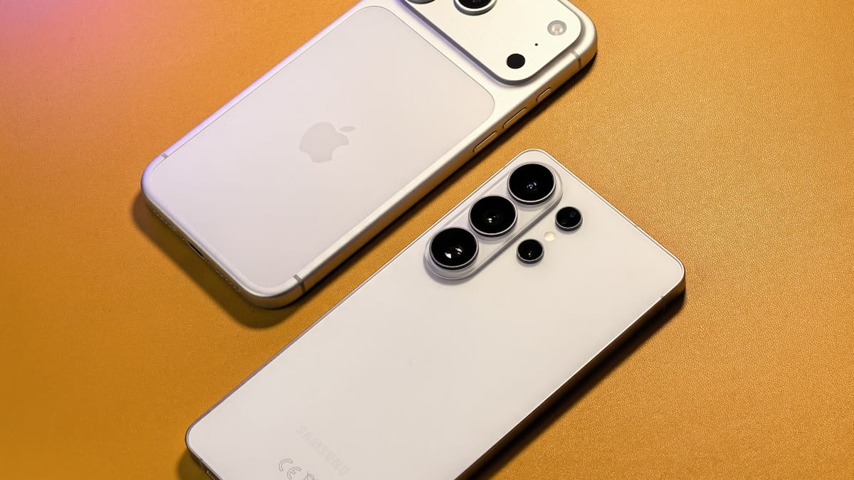 iPhone 17 Pro Max vs Samsung Galaxy S26 Ultra 2026 - iPhone 17 Pro Max vs Samsung Galaxy S26 Ultra: 2026 Karşılaştırması 1 iPhone 17 Pro Max vs Samsung Galaxy S26 Ultra 2026 - iPhone 17 Pro Max vs Samsung Galaxy S26 Ultra