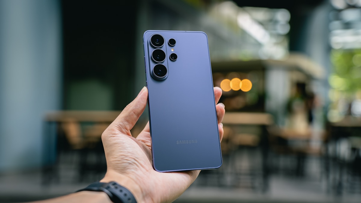 iPhone 18 Pro Max vs Galaxy S26 Ultra: 2026'da Hangisi Daha İyi? 2 iPhone 18 Pro Max vs Galaxy S26 Ultra