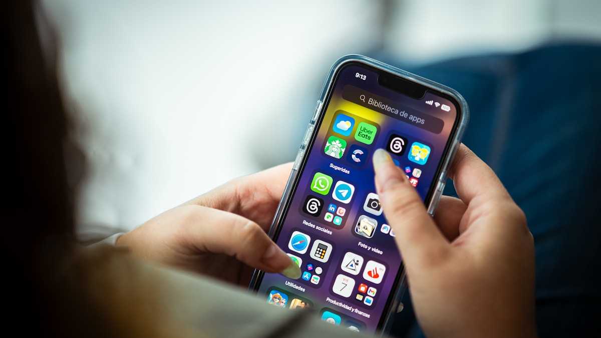 iPhone'da Fotoğrafları Gizleme iOS 19 Gizli Albüm Rehberi 2 iPhone'da fotoğrafları gizleme