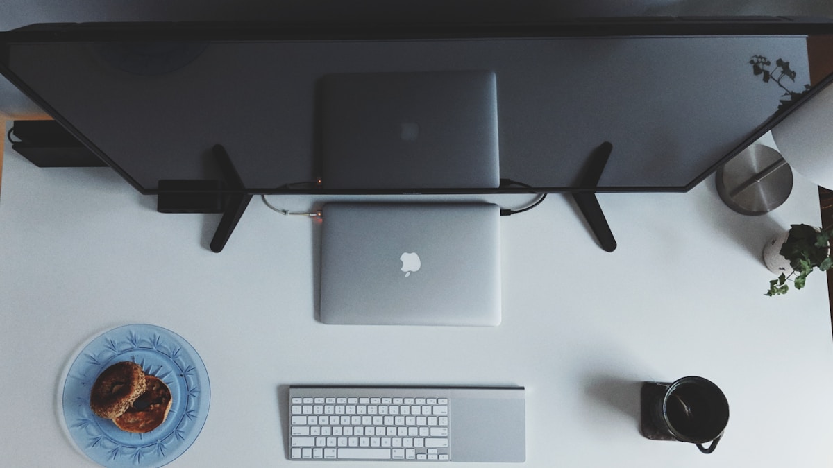 M4 MacBook Air vs M3 MacBook Pro: Haziran 2026'da Hangisi Alınır? 2 M4 MacBook Air vs M3 MacBook Pro