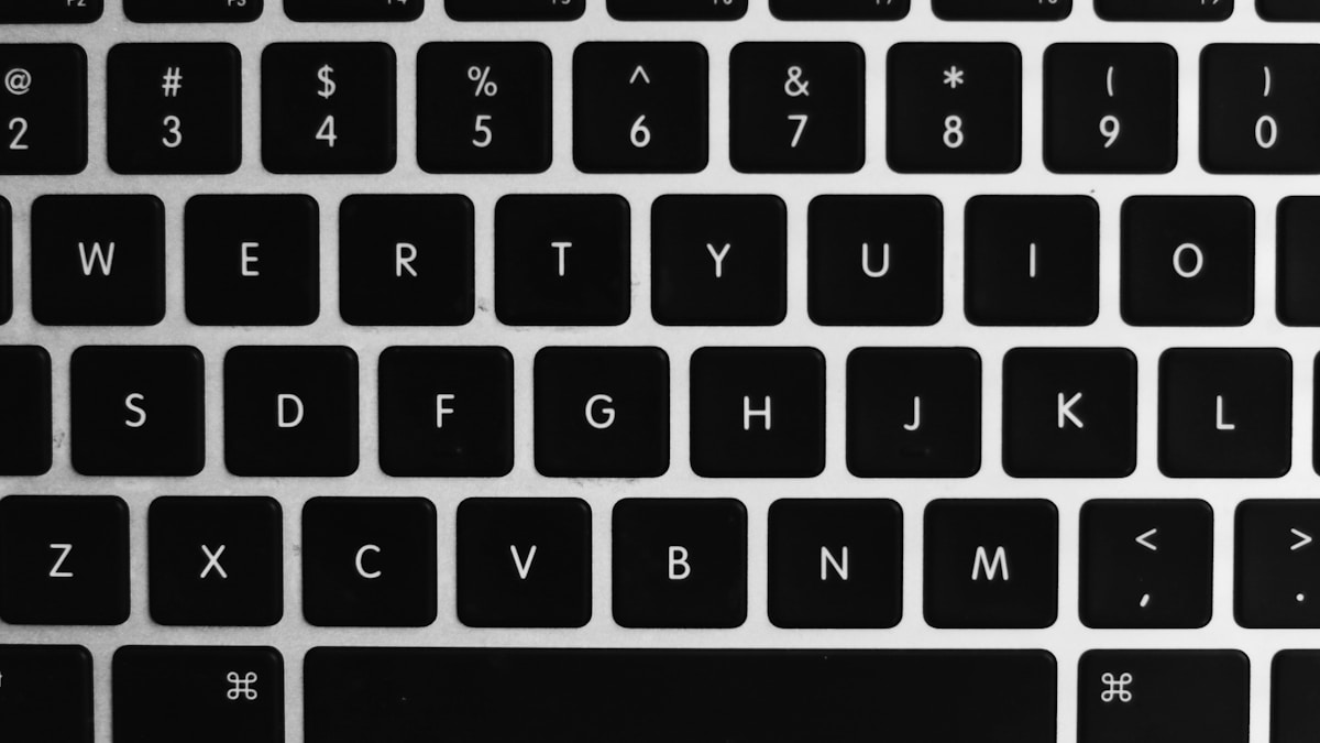 M4 MacBook Air vs M3 MacBook Pro: Haziran 2026'da Hangisi Alınır? 1 M4 MacBook Air vs M3 MacBook Pro