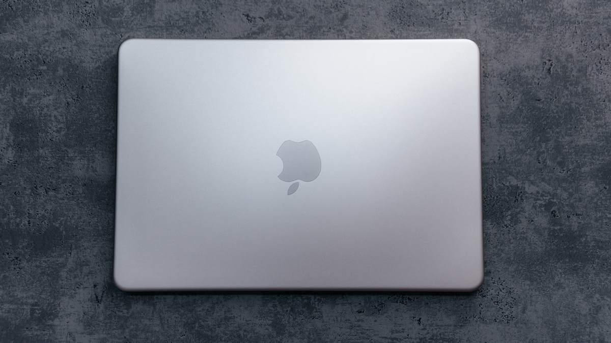 MacBook Air M4 vs Pro M4: Hangisini Almalısınız 2026? 2 MacBook Air M4 vs Pro M4