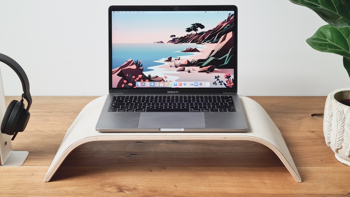 MacBook Air M4 vs Pro M4: Tam Karşılaştırma 2026 2 MacBook Air M4 vs Pro M4
