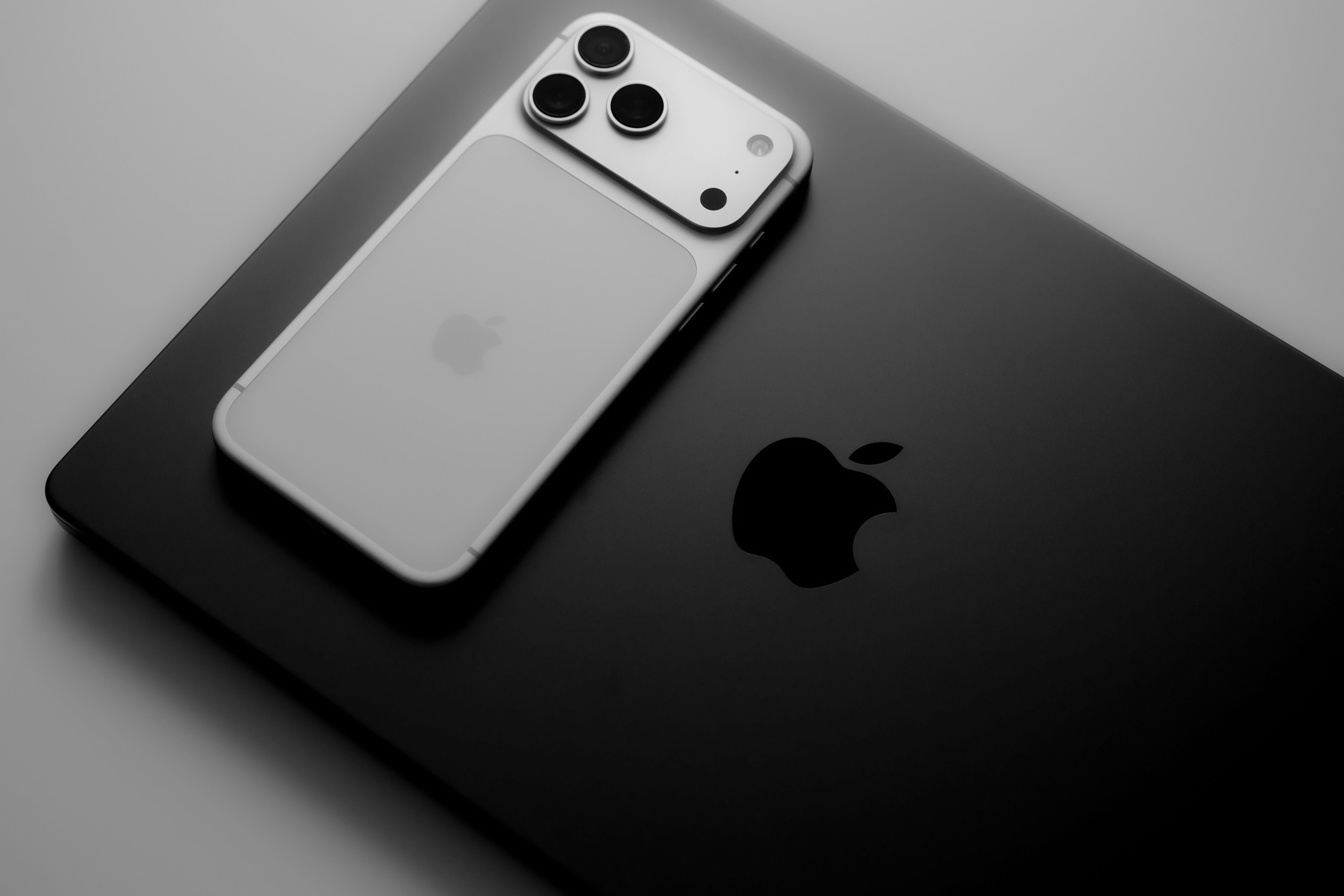 iPhone 18 Pro Tasarımı: 3 Tartışmalı Değişiklik Geliyor 1 iPhone 18 Pro tasarımı