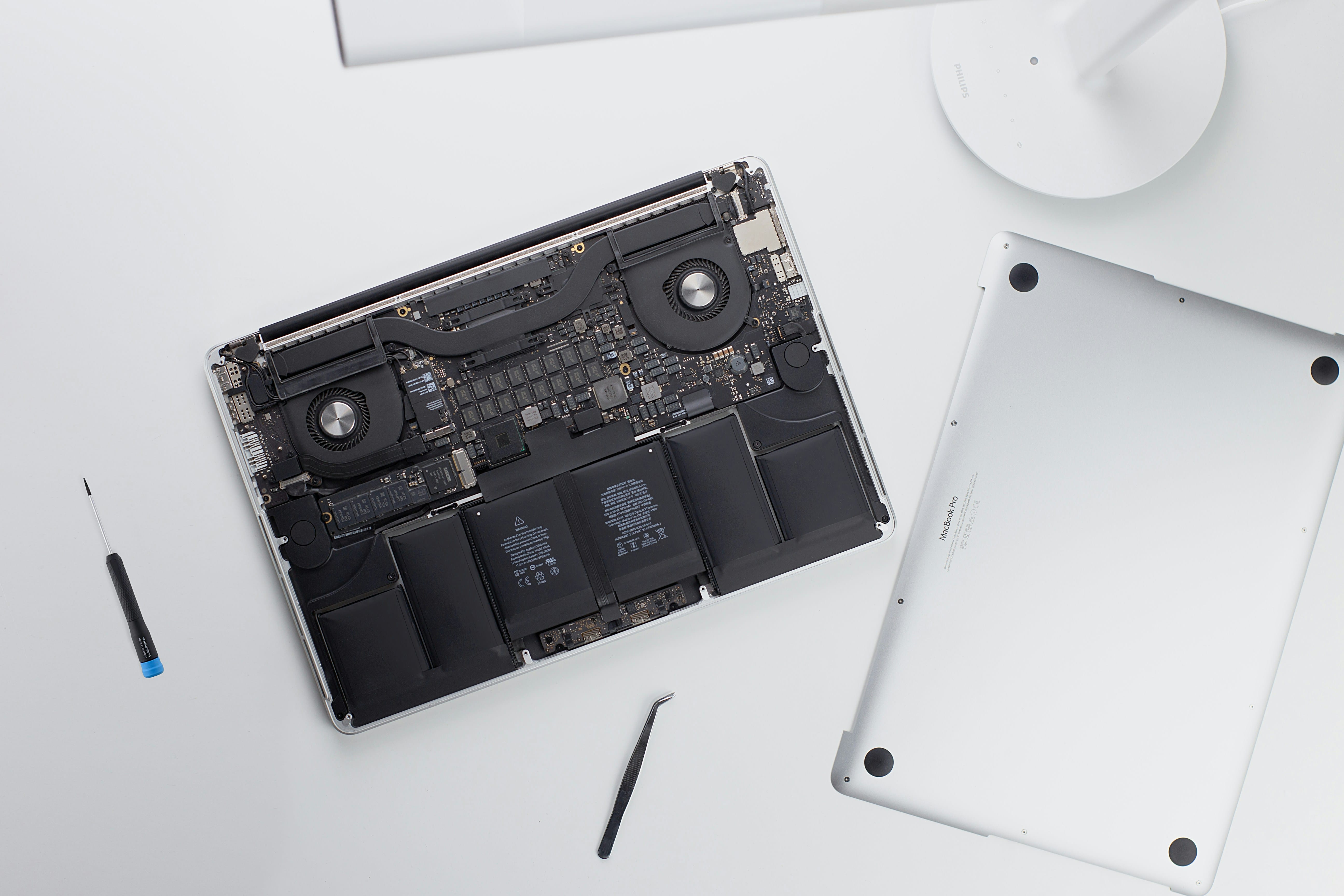MacBook Ultra Geliyor: MacBook Pro'ya Veda mı? 2 MacBook Ultra